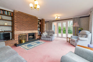 Lounge- click for photo gallery